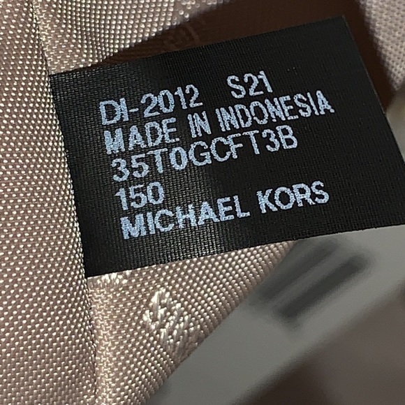 🌺MICHAEL KORS 🌺 CHARLOTTE VANILLA LARGE ZIP TOTE - Picture 4 of 8